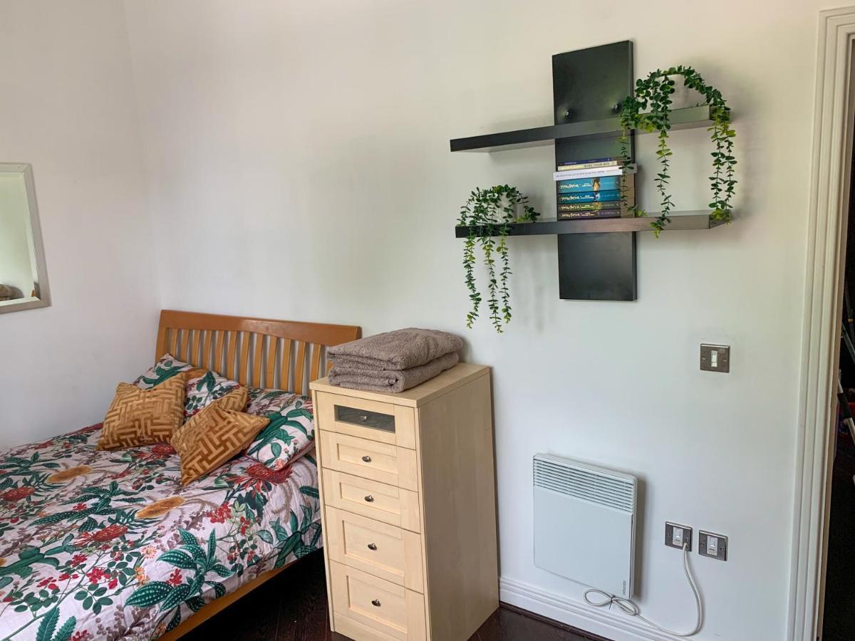 Room In Stratford With Private Bathroom And Parking London Ngoại thất bức ảnh